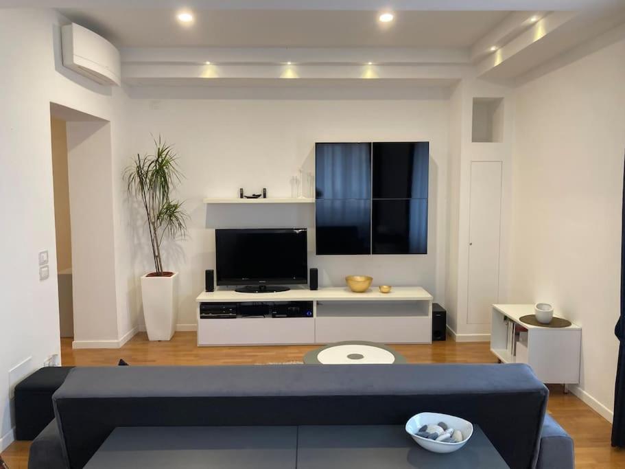 Thesan Lodge, Chic & Modern Design Apartment Grosseto Exterior photo